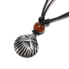 Necklace with a "shell" pendant,