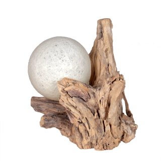 Lampe mit Ball auf Teakholz