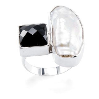 Ring, Silber mit Biwa Muschel und Onyx, U: 57 mm