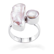 Ring, Silber mit Biwa Muschel und Perle, U: 57 mm