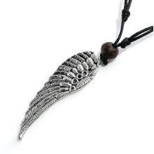 Halskette mit Anhänger "Flügel"